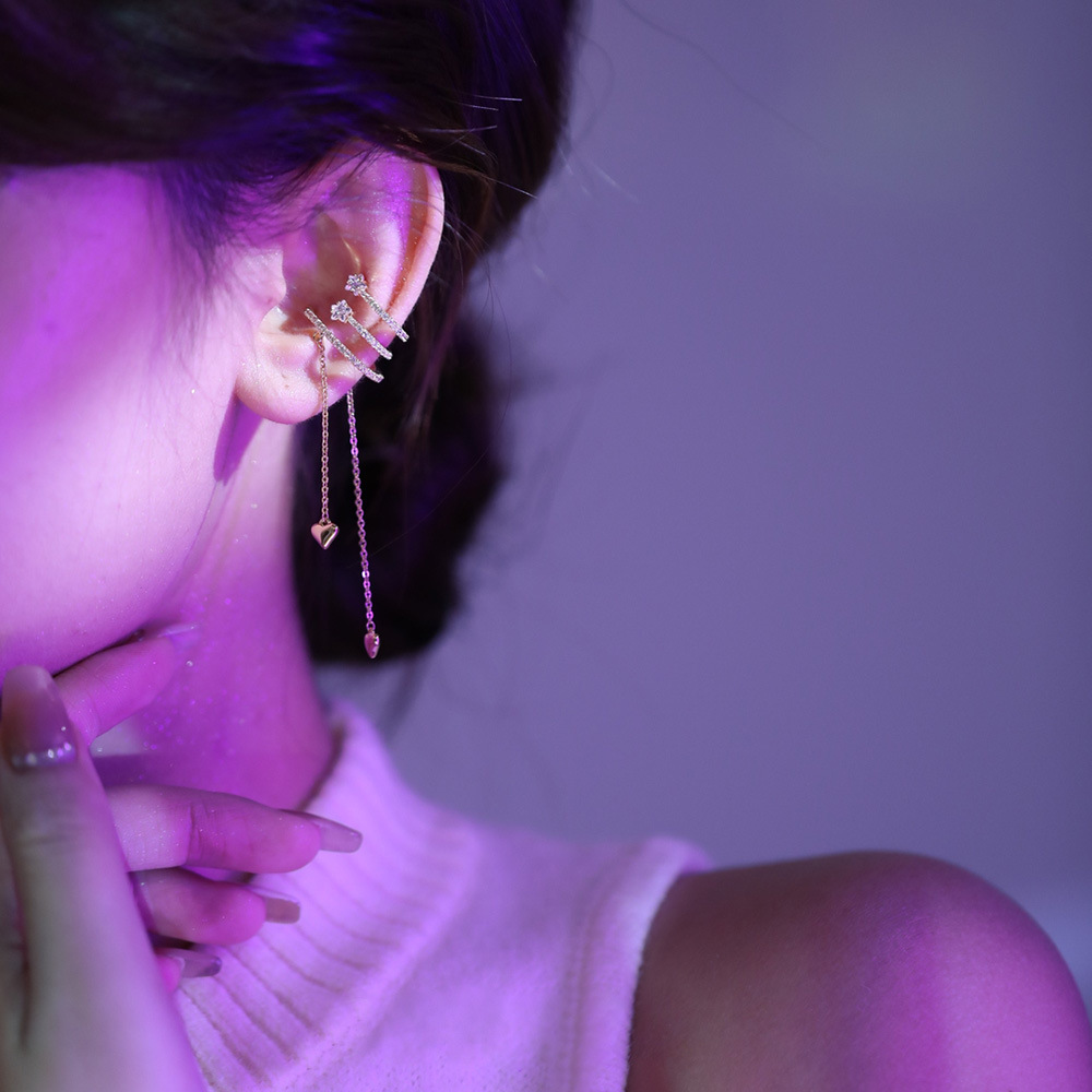 Boucles d'oreilles à pompon en forme d'étoile à la mode avec micro-incrusté de zircons en forme de cœur sans trou d'oreille Temperament Internet Red_voghion.com