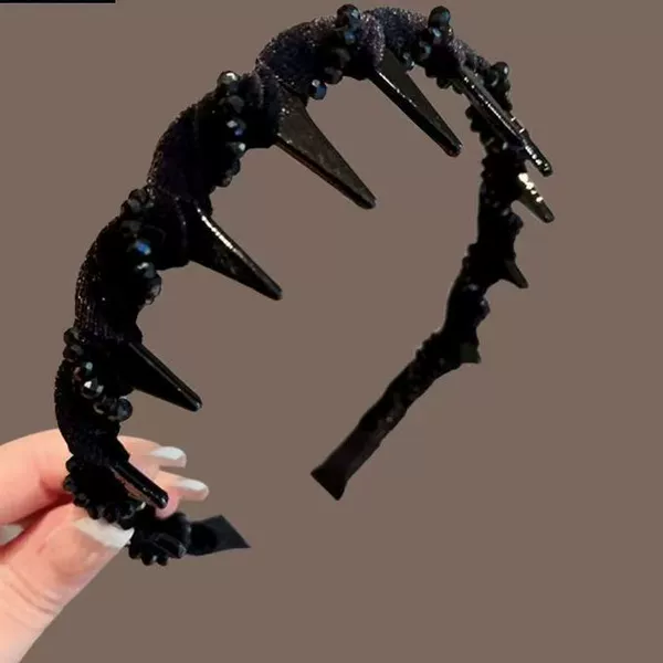 C82 crystal black