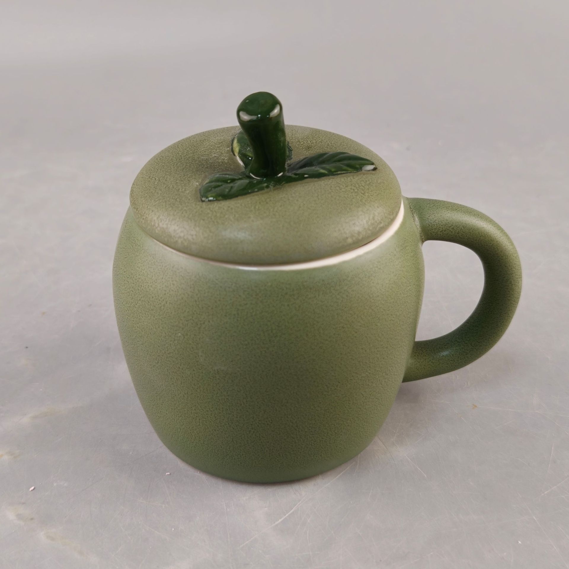 Inventario creativo de frutas pequeñas tomates en forma de tazas de cerámica encantadoras artesanías de cerámica regalo de mano tazas de agua