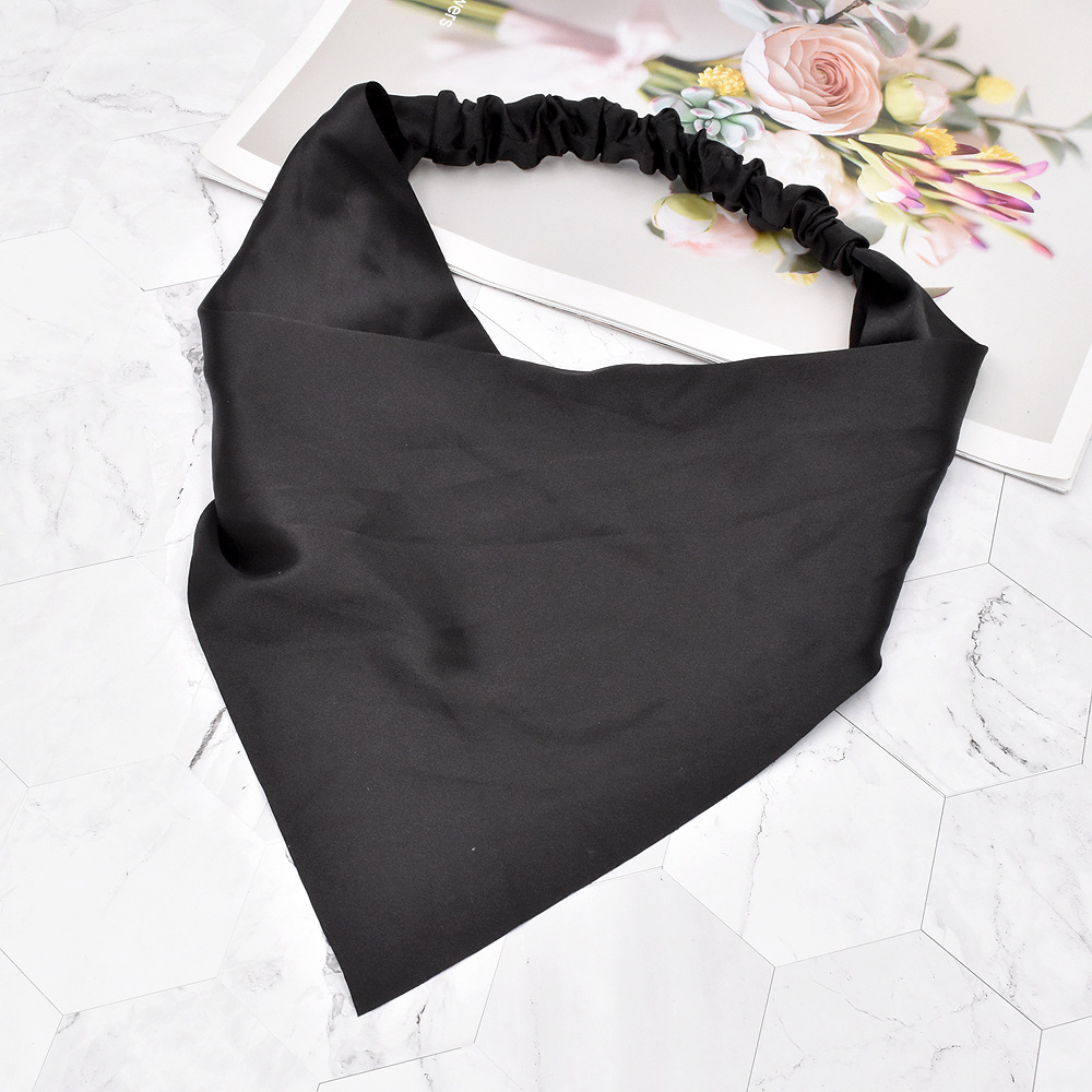 Bandeau Triangle De Couleur Pure Satin Rétro De Mode Simple display picture 6