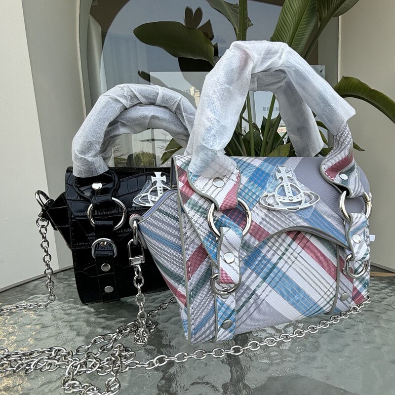 Western Queen Mother Bowling Love Locomotive Bag High Version Scottish Prellis Bag 1:1 Single Shoulder Fashion Bag with Label Western Queen Mother Bowling Love Locomotive Bag High Version Scottish Prellis Bag 1:1 Single Shoulder Fashion Bag with Label