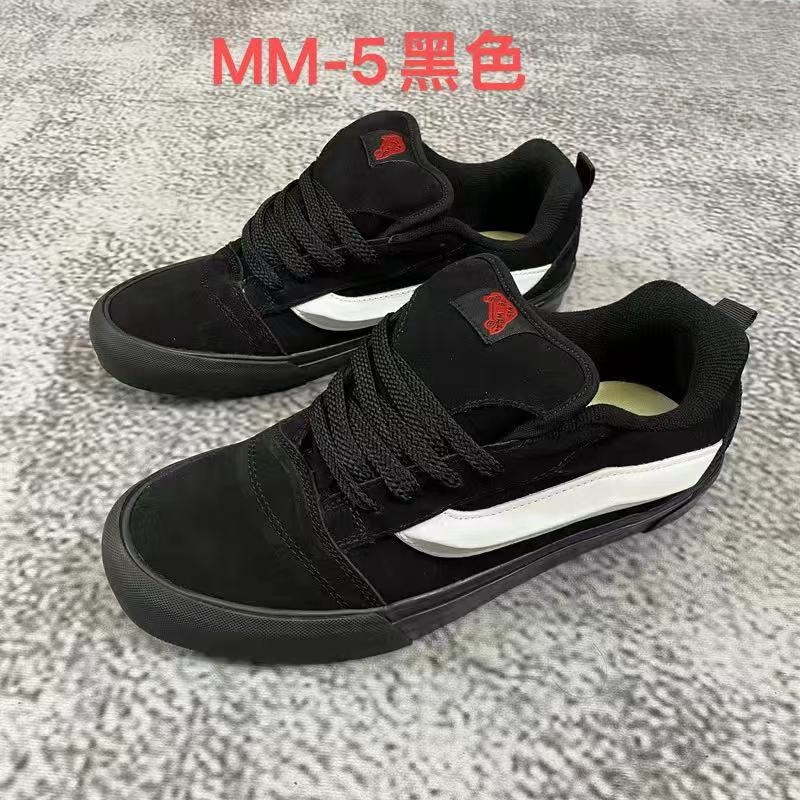 Black Warrior Campus Style Zapatillas Primavera y otoño Nuevo estilo American Street Cool Casual Todo fósforo Retro Fat Bread Shoes