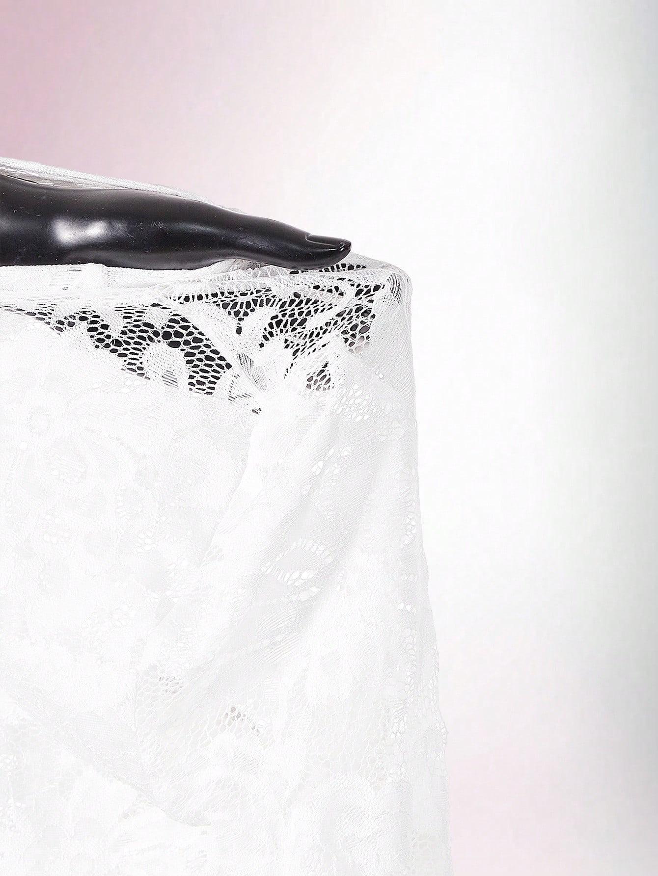 Sexy Lace Trimmed Mesh Fabric Round Neck Long Sleeved Slim Fit Pleated Tie Up Dress_ecoleips.com