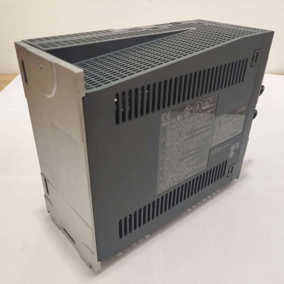 MR-J4-20A三菱伺服放大器全闭环控制2/4线式 0.2Kw用三相或单相AC