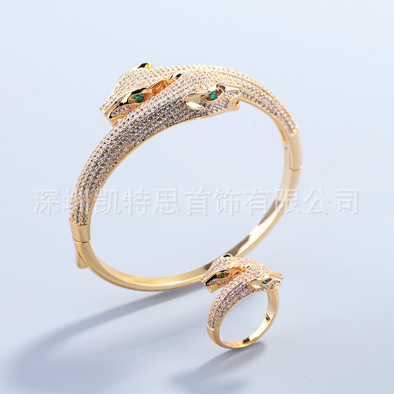bracelet with zircon