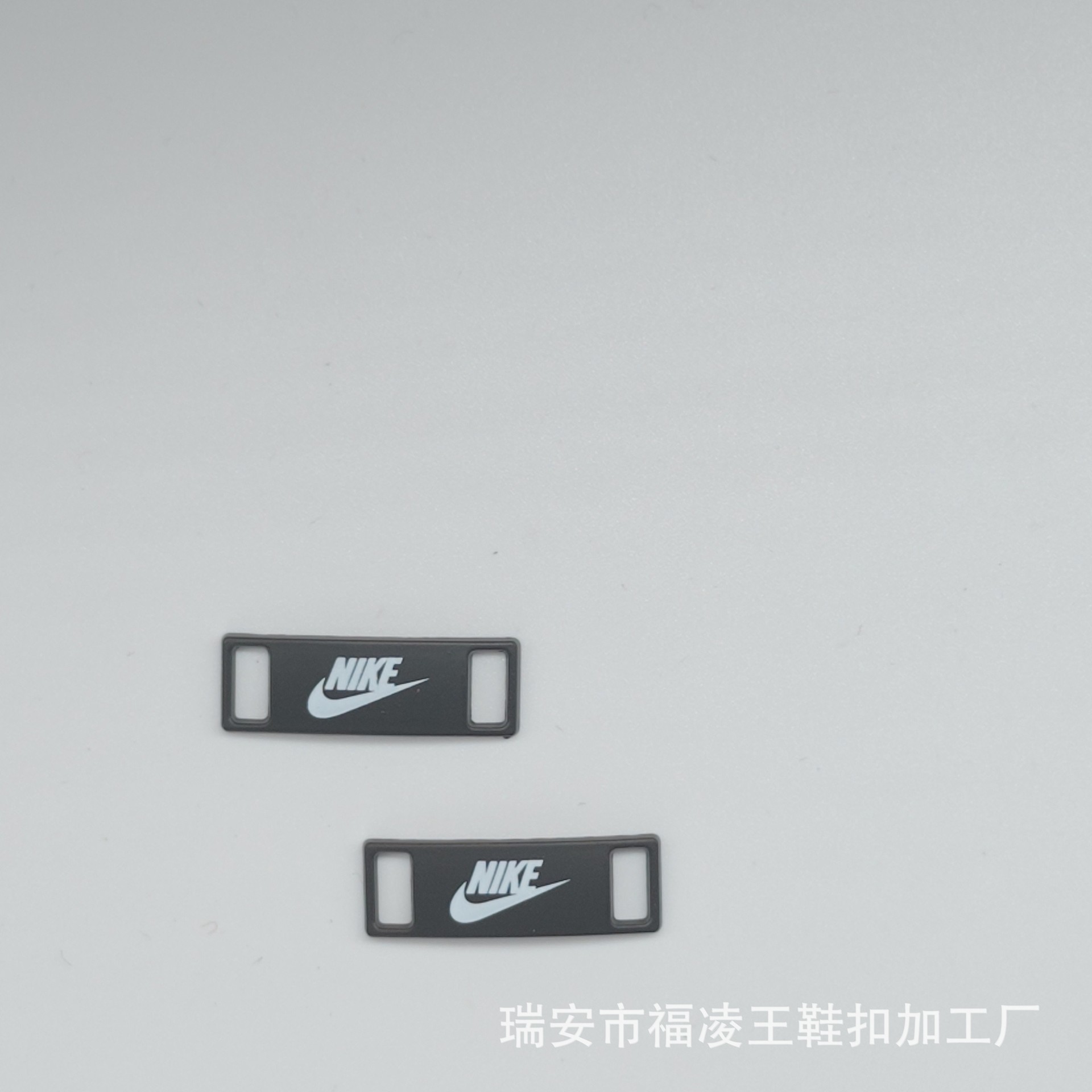 自作金属aj靴バックルランニング靴板靴鉄牌潮靴周辺個性ロゴ靴標