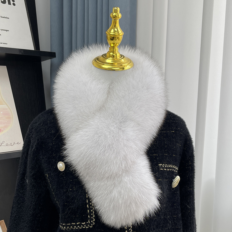 Blue fox natural color (clip lining style)