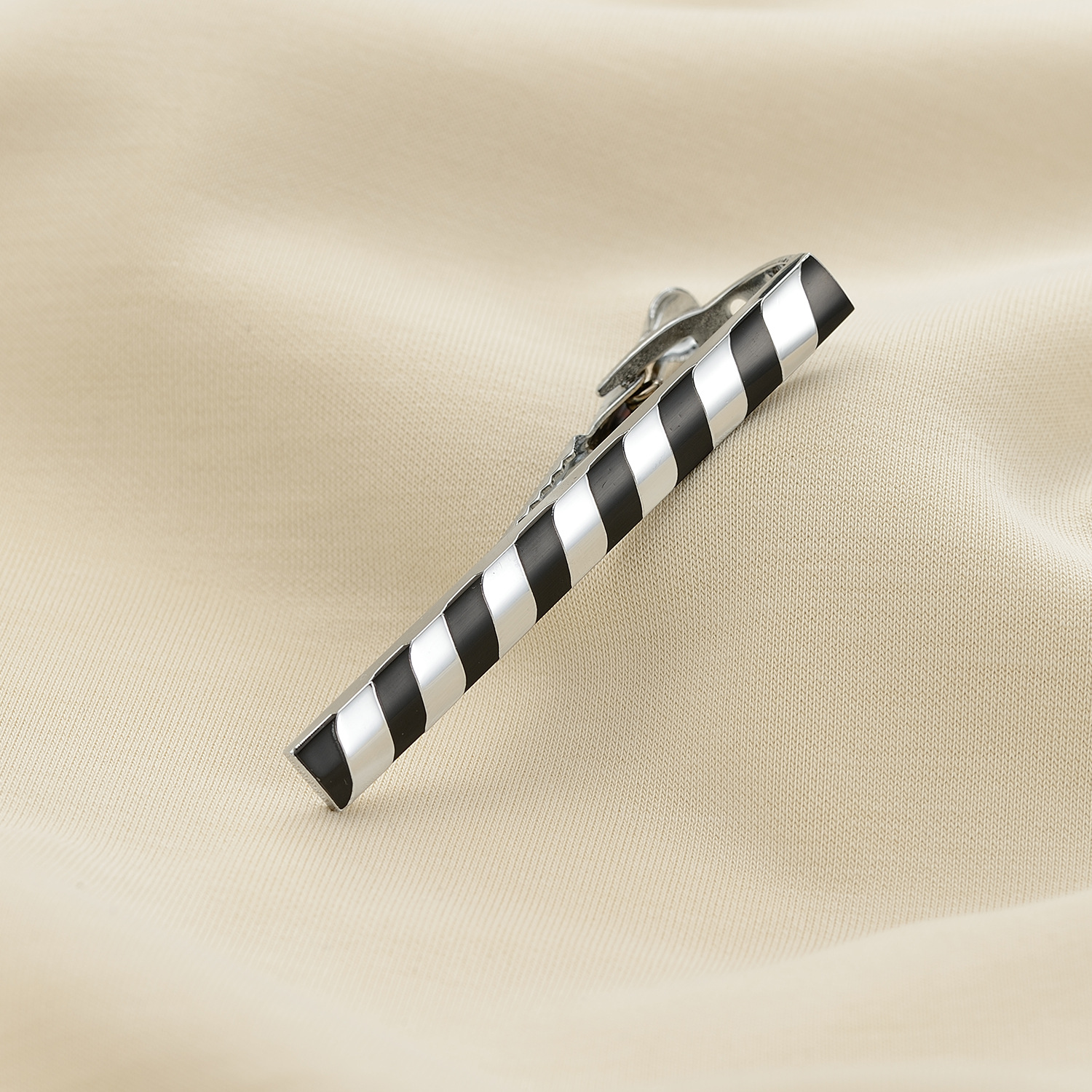 Dai Li high-end men's tie clip fashion enamel black tie clip personality versatile black and white striped tie clip