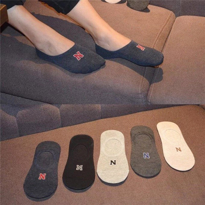 [Factory direct] men's boat socks spring and autumn summer deodorant low-side shallow silicone non-slip invisible socks wholesale
