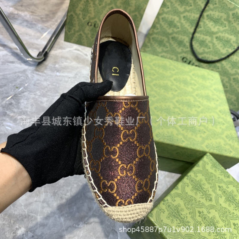 Comercio exterior transfronterizo G bordado estándar estampado zapatos de pescador 2025 suela de goma tejida boca poco profunda zapatos casuales de un solo pedal