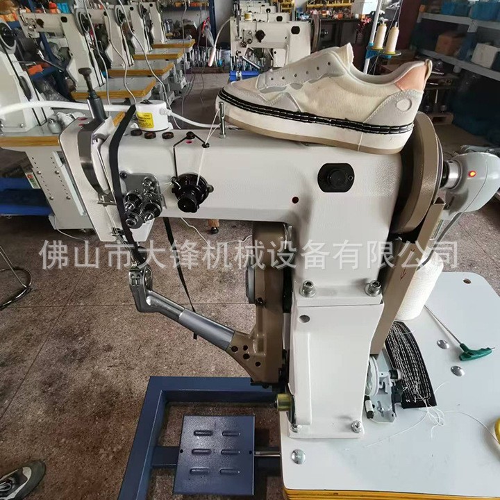 �����⹤���ͱ�Ь����˫����ʽ���߻�Ь�ײ�߷��һ�ֱ��Ь��