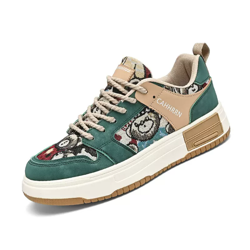 2025新款网红小熊板鞋时尚潮流百搭休闲鞋男鞋冬日系学生单鞋潮鞋