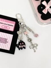 [Cats rule the world] Long Live Beaded Chain Jewelry Keychain Bag Pendant Cute and Sweet Guben