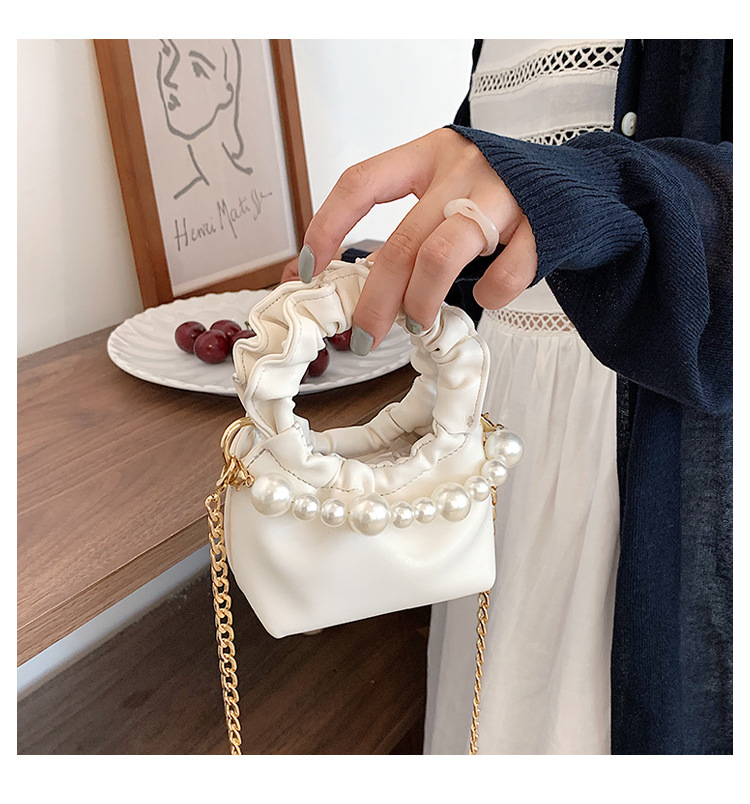 Wholesale Pleated Pearl Chain Solid Color Handbag Nihaojewelry display picture 223
