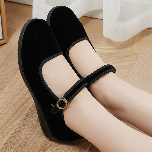 Factory Wholesale Old BeijingPU Flat Heel Women's Black Mother Shoes for Square Dance Hotel Formal Shoes Women