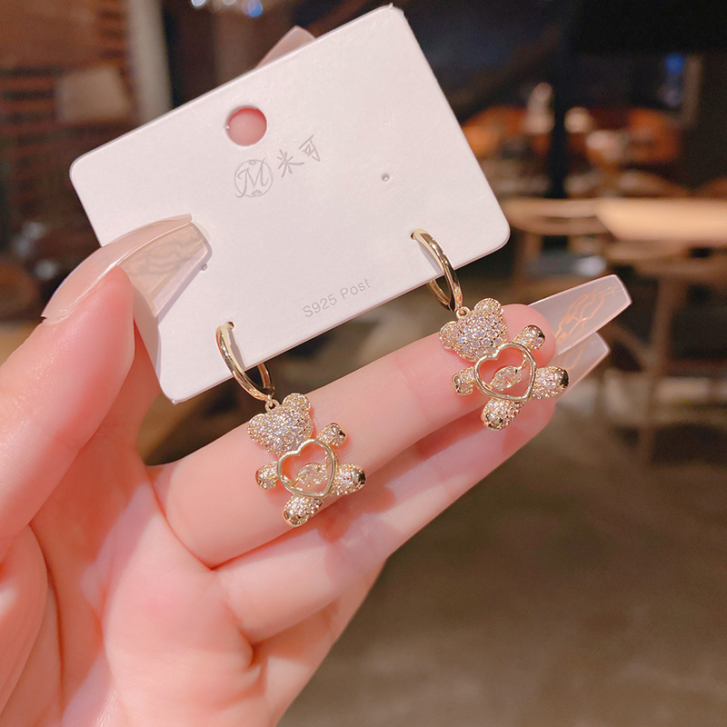 Real Gold Plating Copper Micro Inlaid Zircon Exquisite Smart Bear Earring Ear Clip South Korea Internet Hot Korean Style Cute Earrings display picture 3