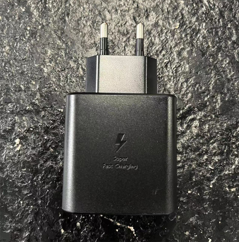 Adecuado para Samsung S22Ultra cargador pd35W Apple Huawei cabezal de carga A + C puerto dual carga rápida carga flash