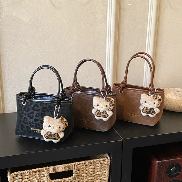 2025 Autumn and Winter New Niche Design Retro Frosted Handbag Fashionable Versatile Shoulder Crossbody Tote Bag