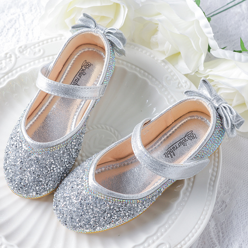 Zapatos de Niña Zapatos de princesa Primavera y otoño Nuevos zapatos planos de fondo suave para niños flash Zapatos de baile de rendimiento de diamantes zapatos de cuero de niña