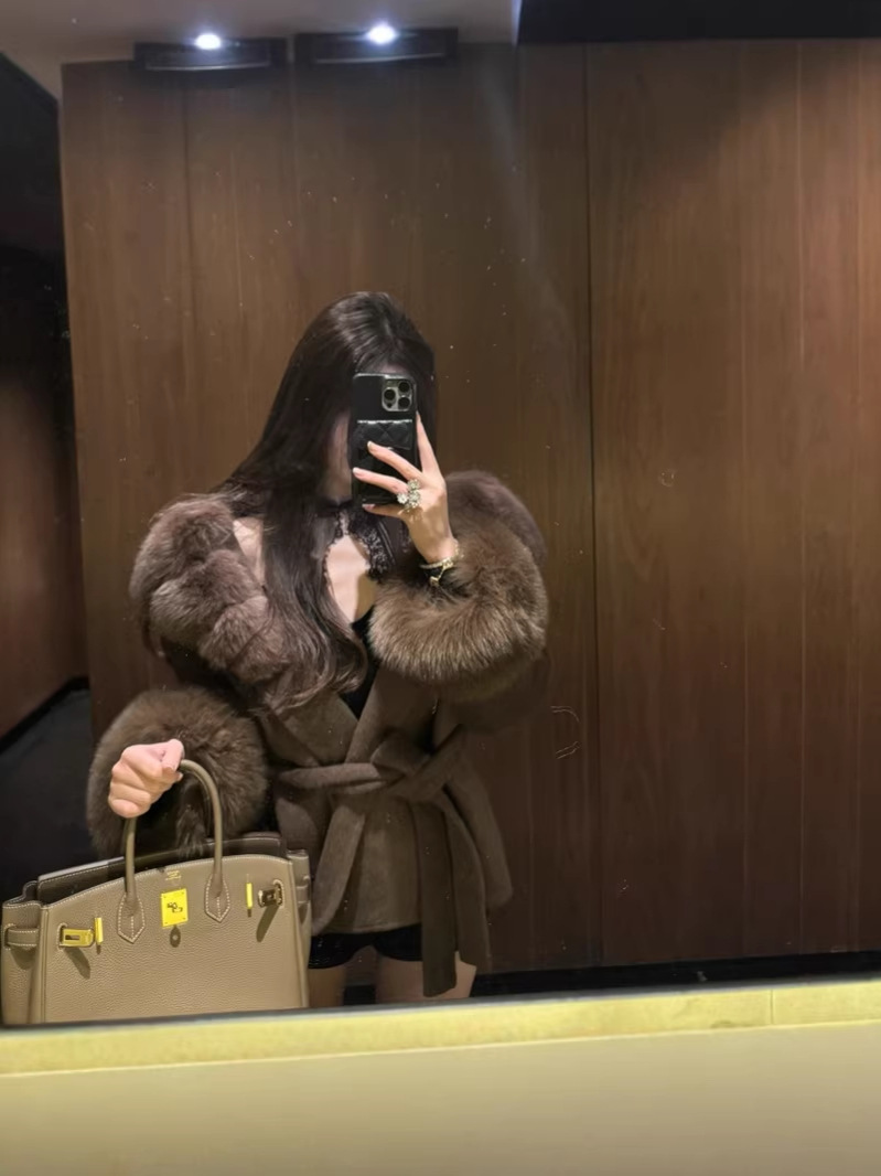 Fox Fur Collar Woolen Coat for Women, 2025 New Winter Short Coat for Petite Figures, Double-Sided, High-End Feel, Versatile Waist Design