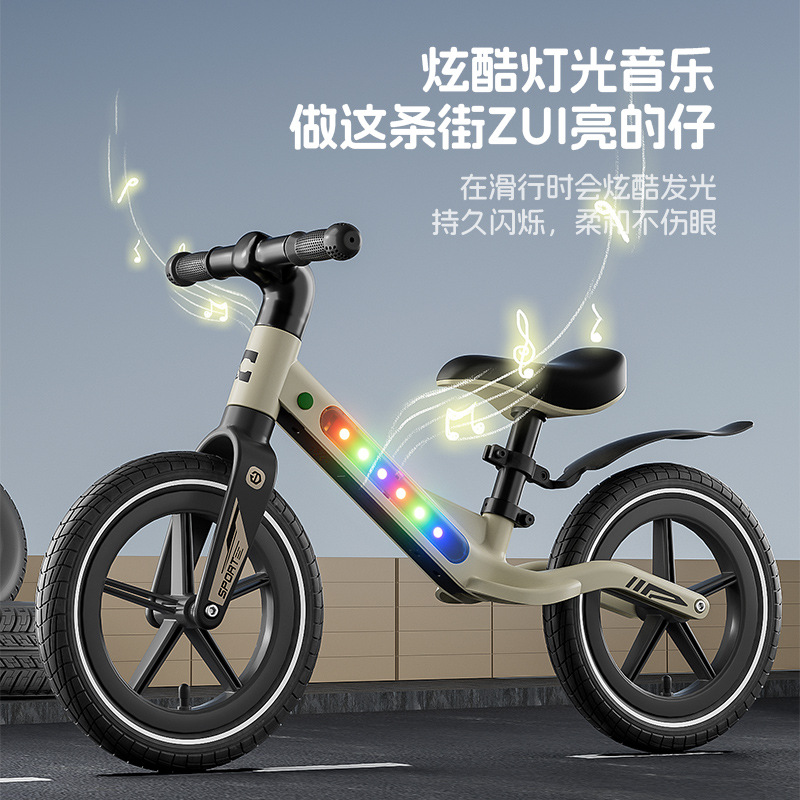 Baby balance bike, música, iluminación, patina, bebés de 1 - 6 años de edad sin pedal, bicicletas de dos ruedas, marco integrado