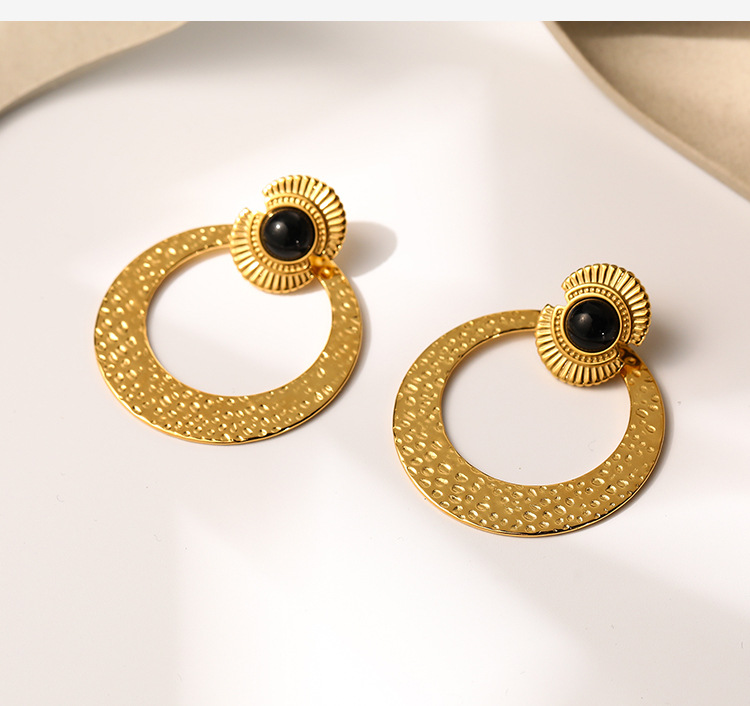 Internetberømtheder overdriver titaniumståløreringe, natursten med store cirkler og månehjuløreringe_voghion.com