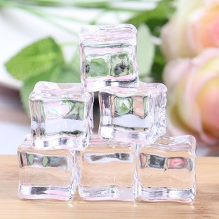 Resin simulation transparent ice cubes broken ice phone case keychain hair clip micro landscape decoration DIY material wholesale