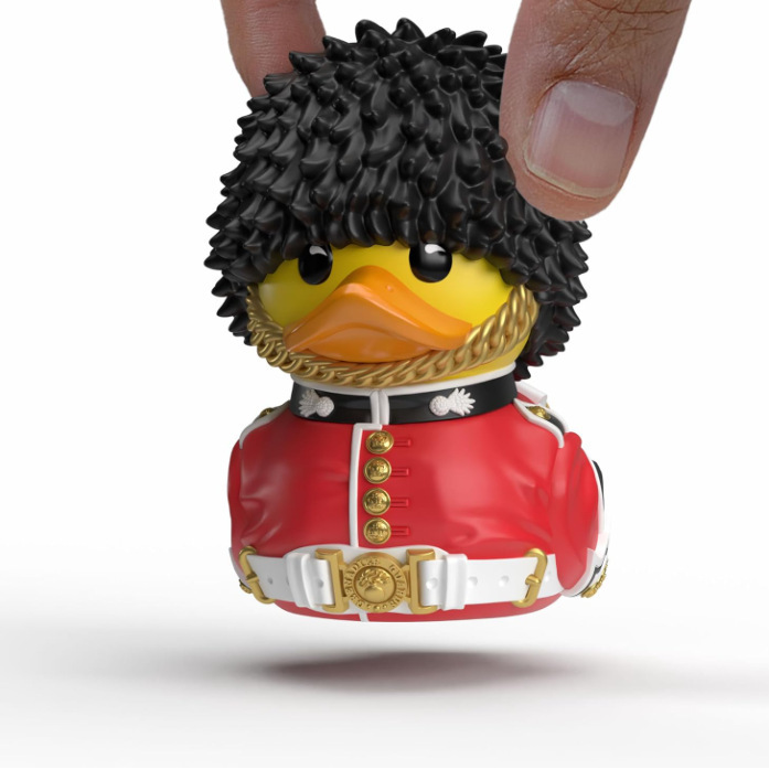 Amazon Mini: Uk - Kings Guard Role-Playing Vinyl Duck Figure