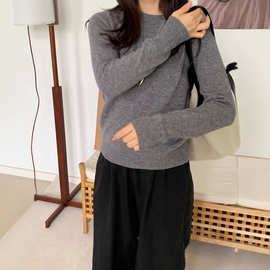 上海单农针织/2025秋冬100%无缝高支羊毛 单穿也不扎圆领毛衣女