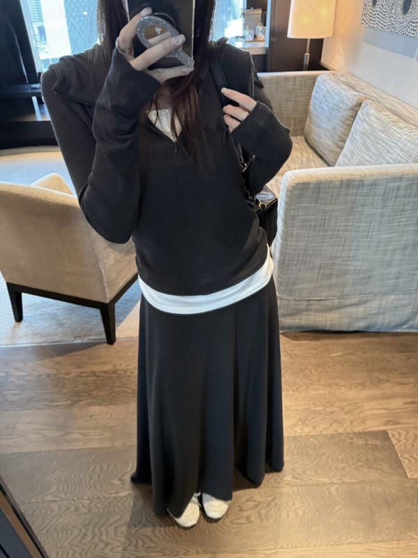 【MISS密思家】拼色假两件收腰显瘦连帽小衫+A摆显瘦半身裙89038|undefined