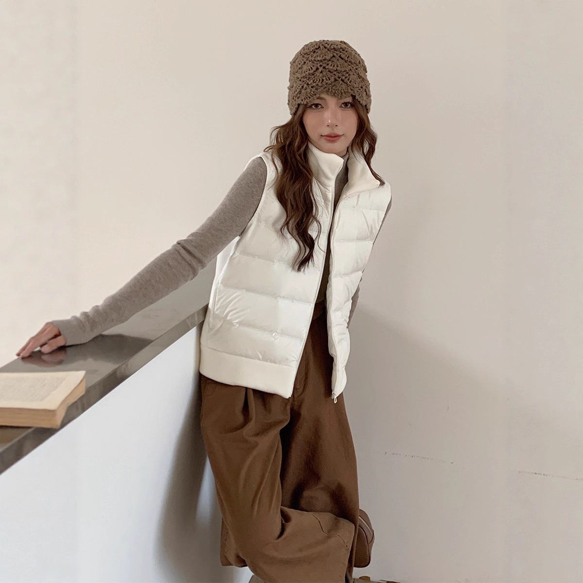 Amido's New down Vest Women's High-End White Duck down Autumn and Winter Vest Warm Outer Wear Versatile Top