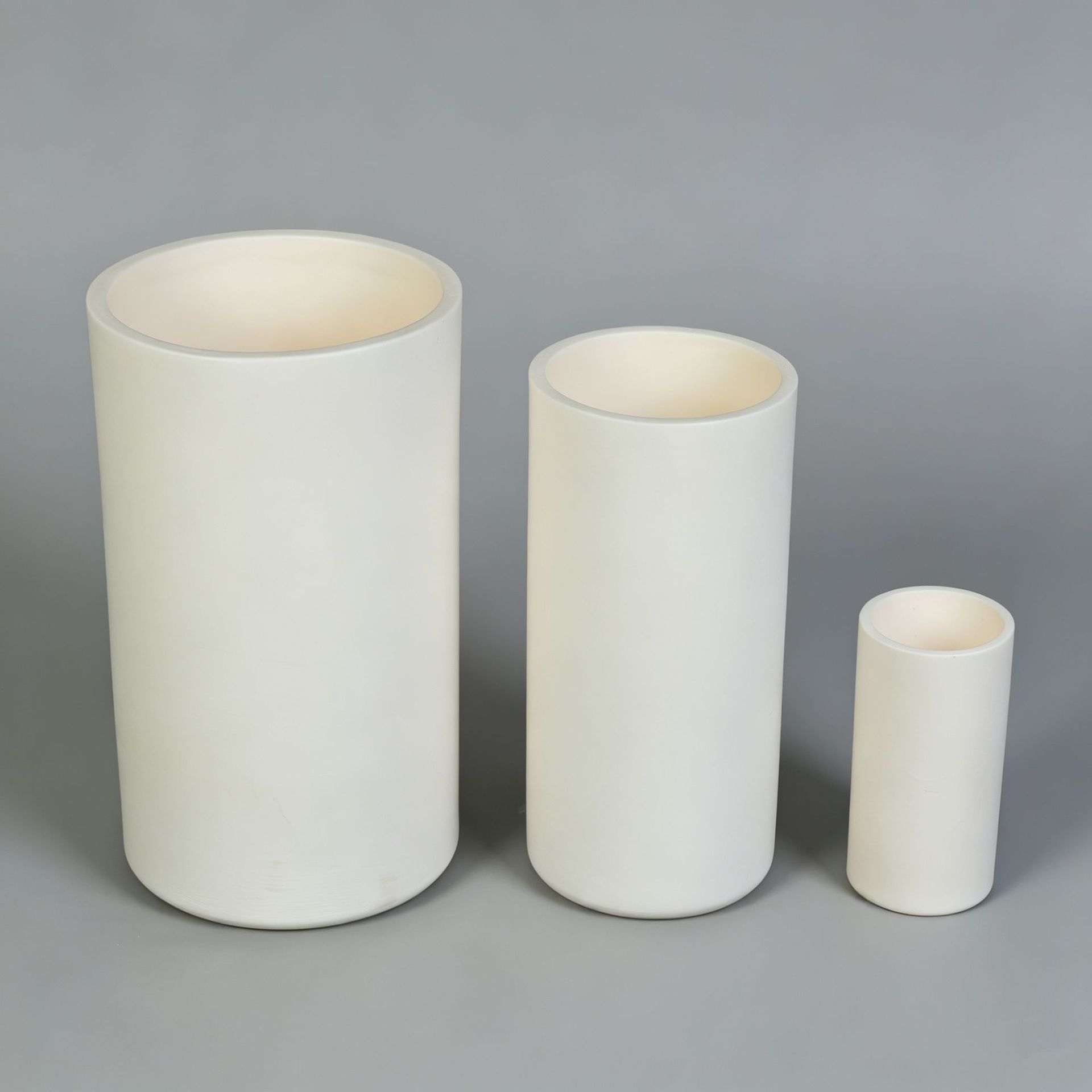 Ventas de fábrica de óxido de aluminio 99 porcelana crisol cilíndrico crisol cilíndrico grande 99% crisol de corindón óxido de aluminio
