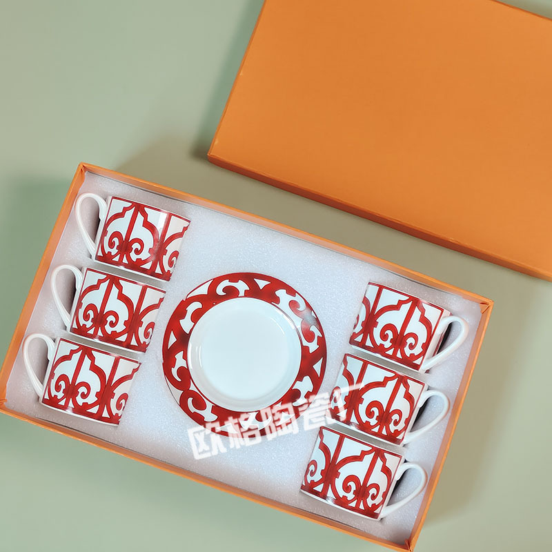 Conjunto de café de porcelana de hueso europeo transfronterizo, tazas de pareja, seis tazas, seis platos, 3 regalos caseros de té de la tarde retro de lujo