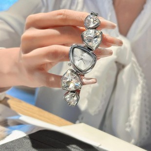 �r�ջ��Ȳ�Ҏ�t���ʽ�ֱ�Ů2025�¿��ֱ�ŮʿŮ���p��С���߼���