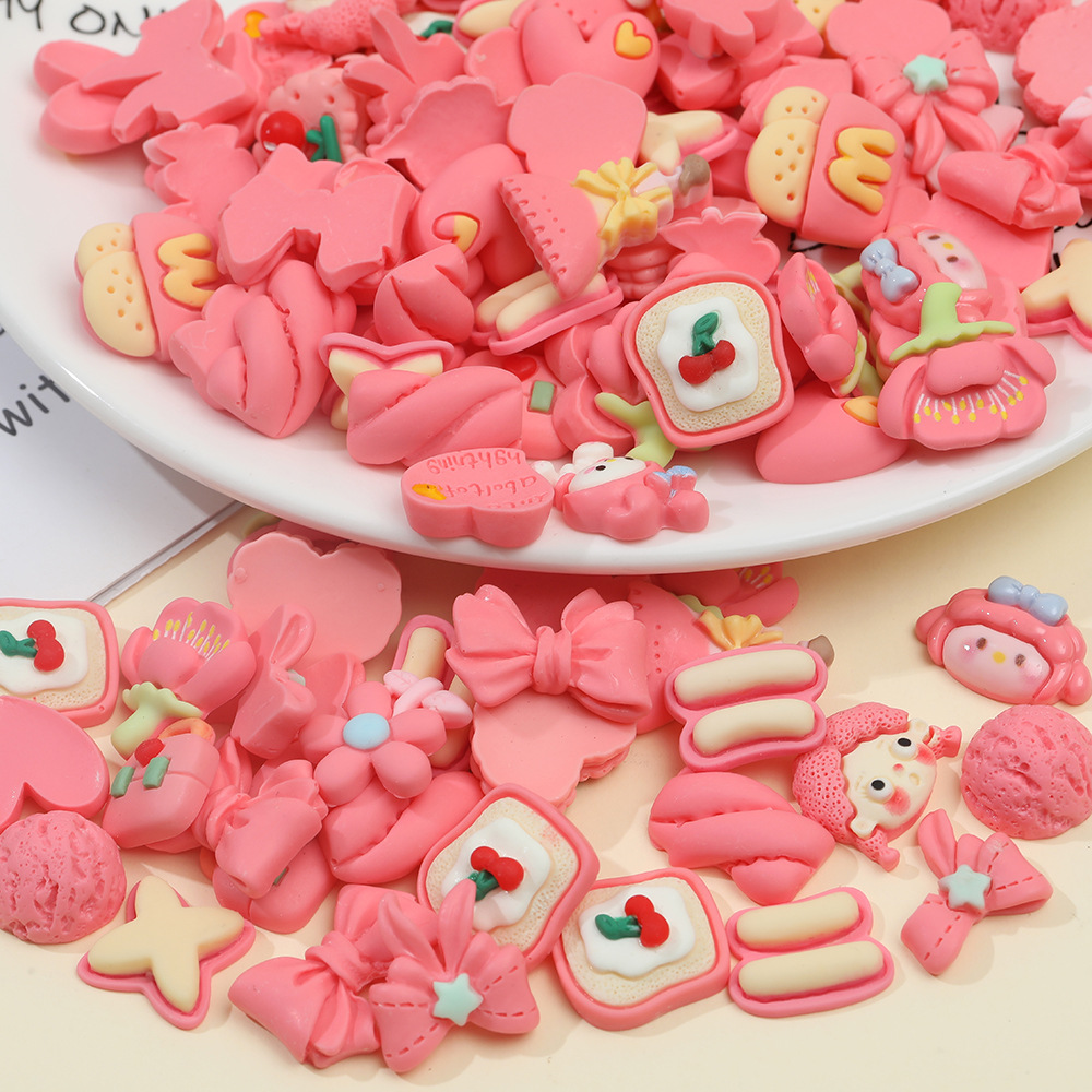 Color de dibujos animados mezclado accesorios de resina al azar diy crema pegamento horquilla accesorios para el cabello accesorios hechos a mano material al por mayor