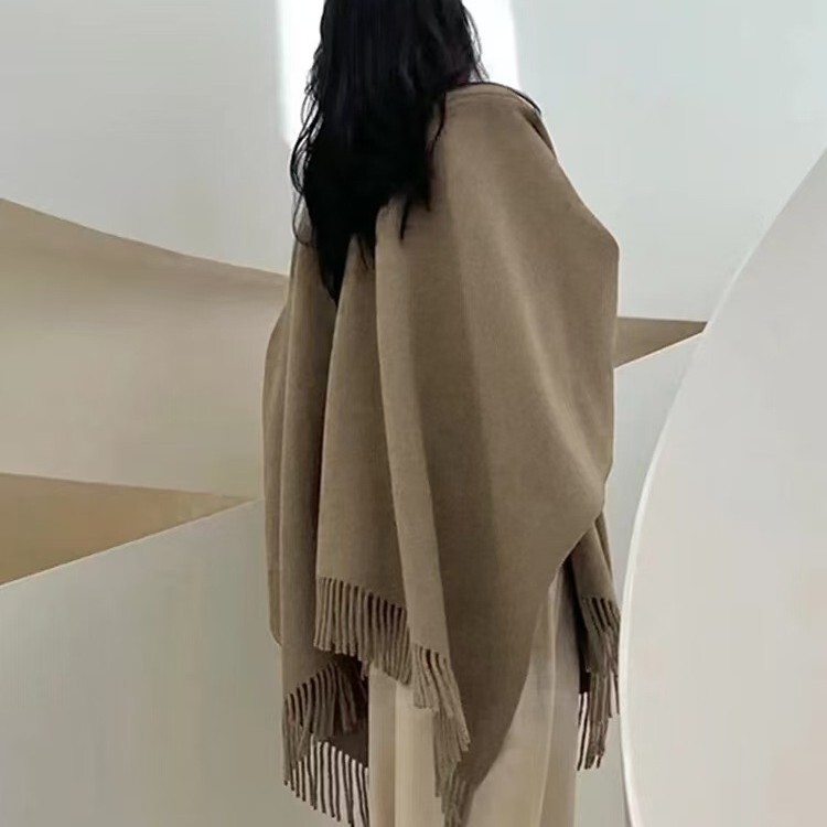 春と秋のオート麦の色のストールの外で女性の模造のカシミヤの両用のエアコンの毛布のマントの保温のマフラーの高級感|undefined