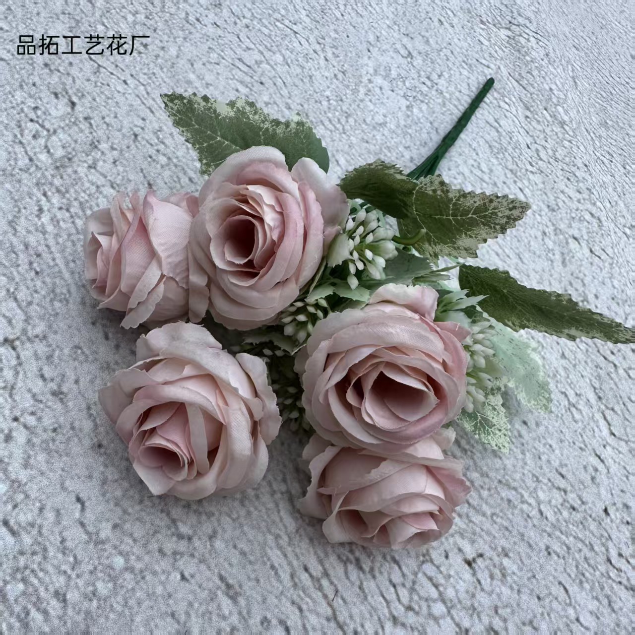 연한 보라색
