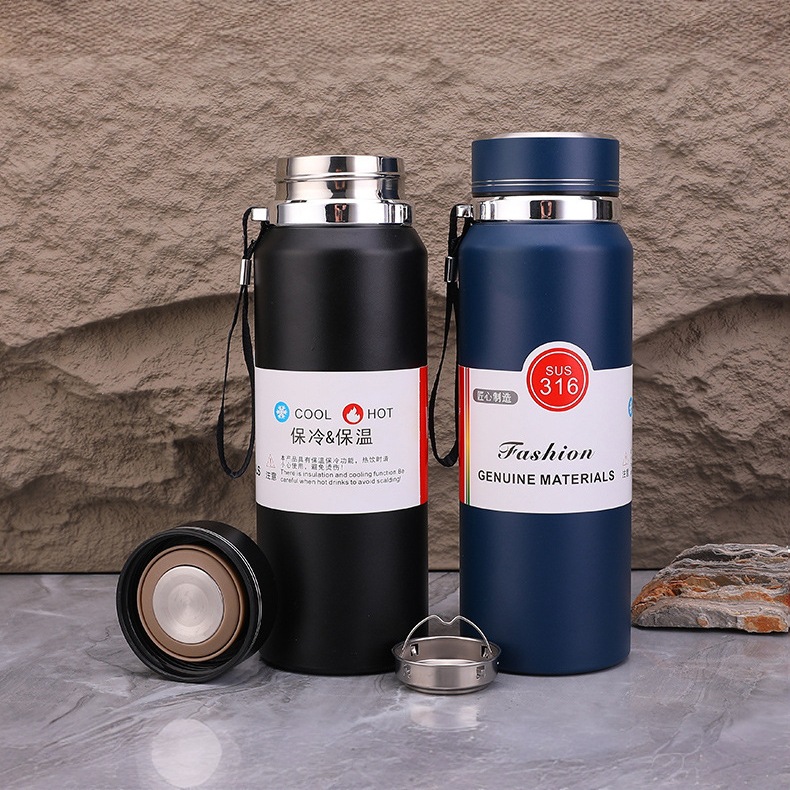 Taza de aislamiento térmico 316 acero inoxidable de alta capacidad de doble vacío taza de agua deportiva portátil al aire libre colgante tetera solar
