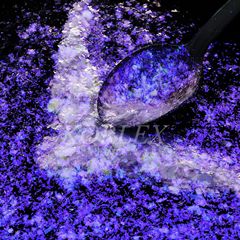 赤い本の人気のあるネイルアート欧泊粉氷透欧箔粉月光石偏光幻青雲錦粉粗片卸売り