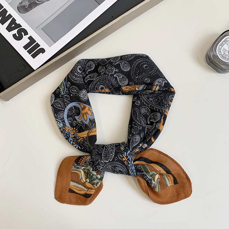 Anacardo con pantalla llena de gotas de agua