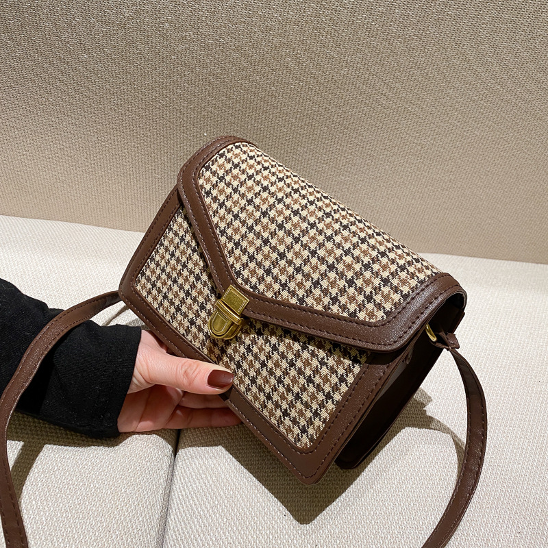 design lattice Bag Female bag new pattern One shoulder Messenger portable Armpit Versatile Texture ins Small square bag woman tide