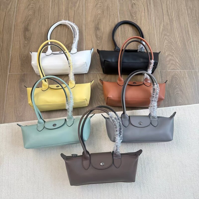 New French-Style Women's Bag, Mini Dumpling Bag Made of Lambskin, Large Capacity, Fashionable and Versatile, Can Be Worn as Shoulder Bag, Handbag, or Crossbody Bag