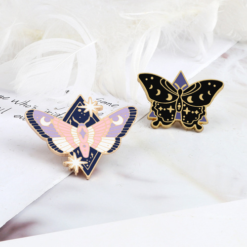 European and American temperament butterfly brooch alloy three-dimensional butterfly pin retro texture clothing accessories new product