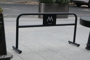 Outdoor Wrought Iron Partition Creative Swing Combination Fence Milk Tea Shop Commercial Street Fence Removable Horse Barrier