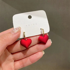 Temu越境新作赤い愛のイヤリング女性の桃の心の耳のボタンの小さい大衆のデザイン感のレトロなイヤリング