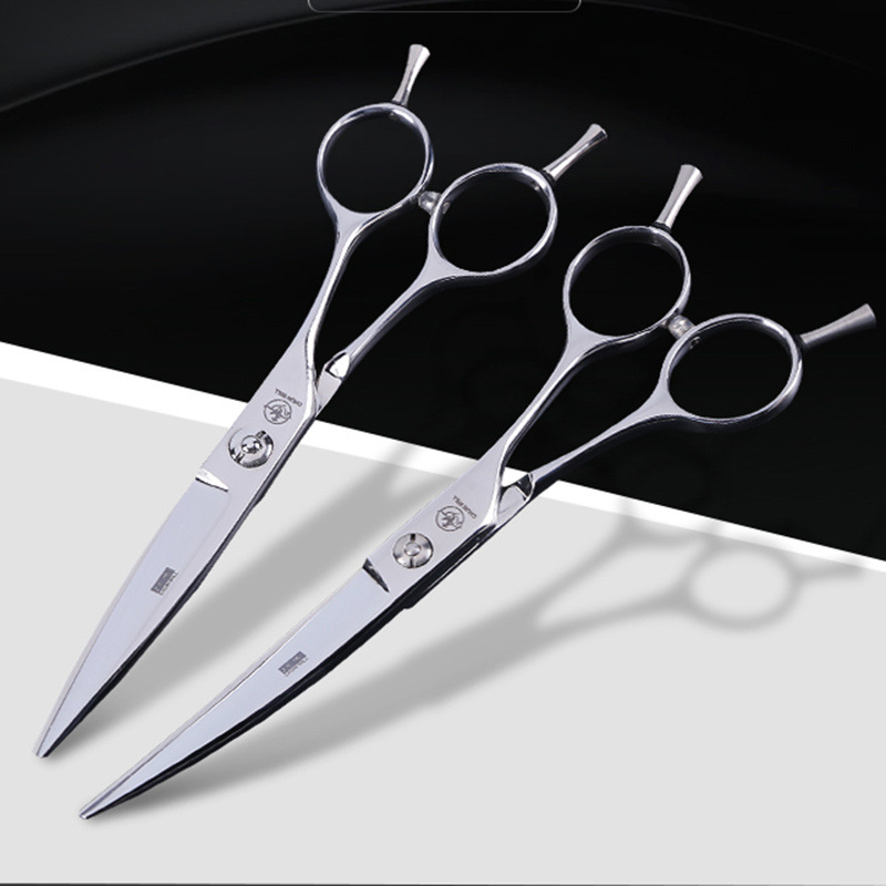 Frange en forme de feuille de saule, coupe professionnelle aux ciseaux courbes, pour un résultat lisse et volumineux._voghion.com