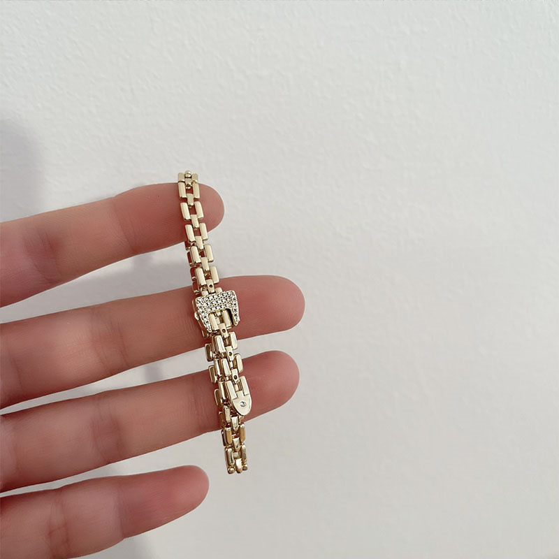 Fashion Geometric Copper Inlay Rhinestones Bracelets