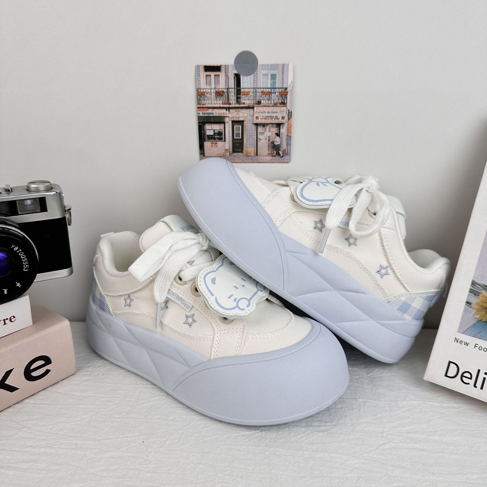 Yuanbo coreano zapatos de skate casuales para mujeres 2025 nuevo verano lindo zapatos blancos con faldas zapatos de pan