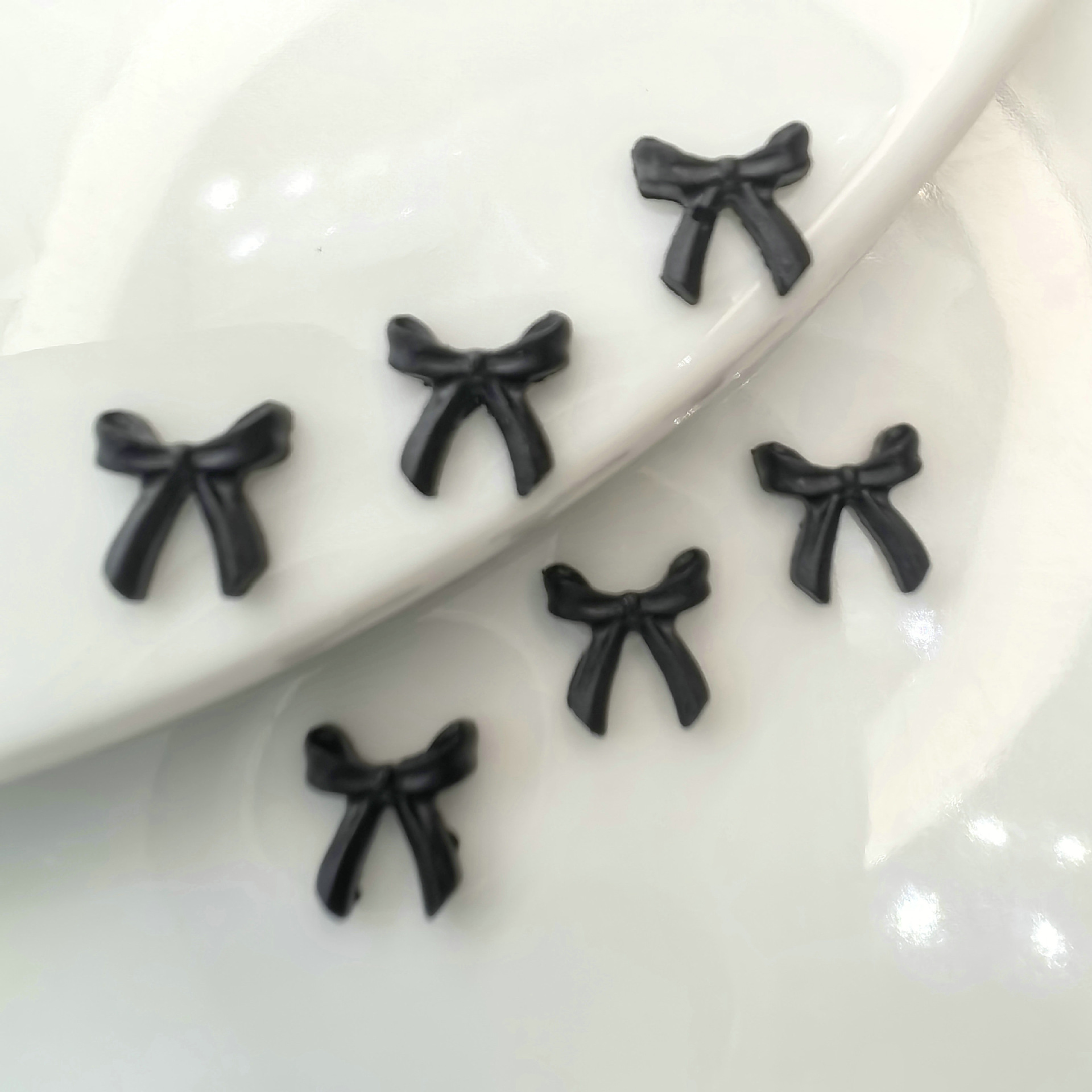 蝴蝶结美甲饰品批发儿童学生老人青年大学生工人教师0012.j