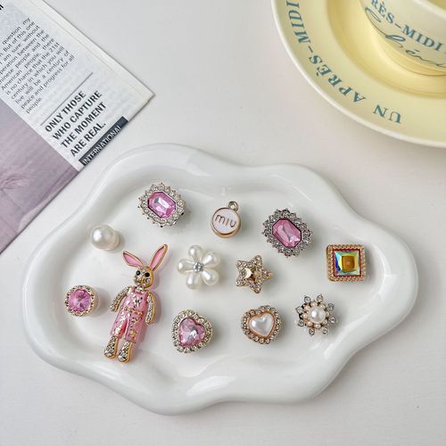 Cave shoes accessories women's decoration DIY shoe buckles Zhibixing shoe flower set cartoon clipping internet celebrity high-end shoe flower